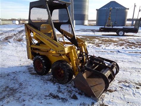 Rounder L700 skid steer loader 